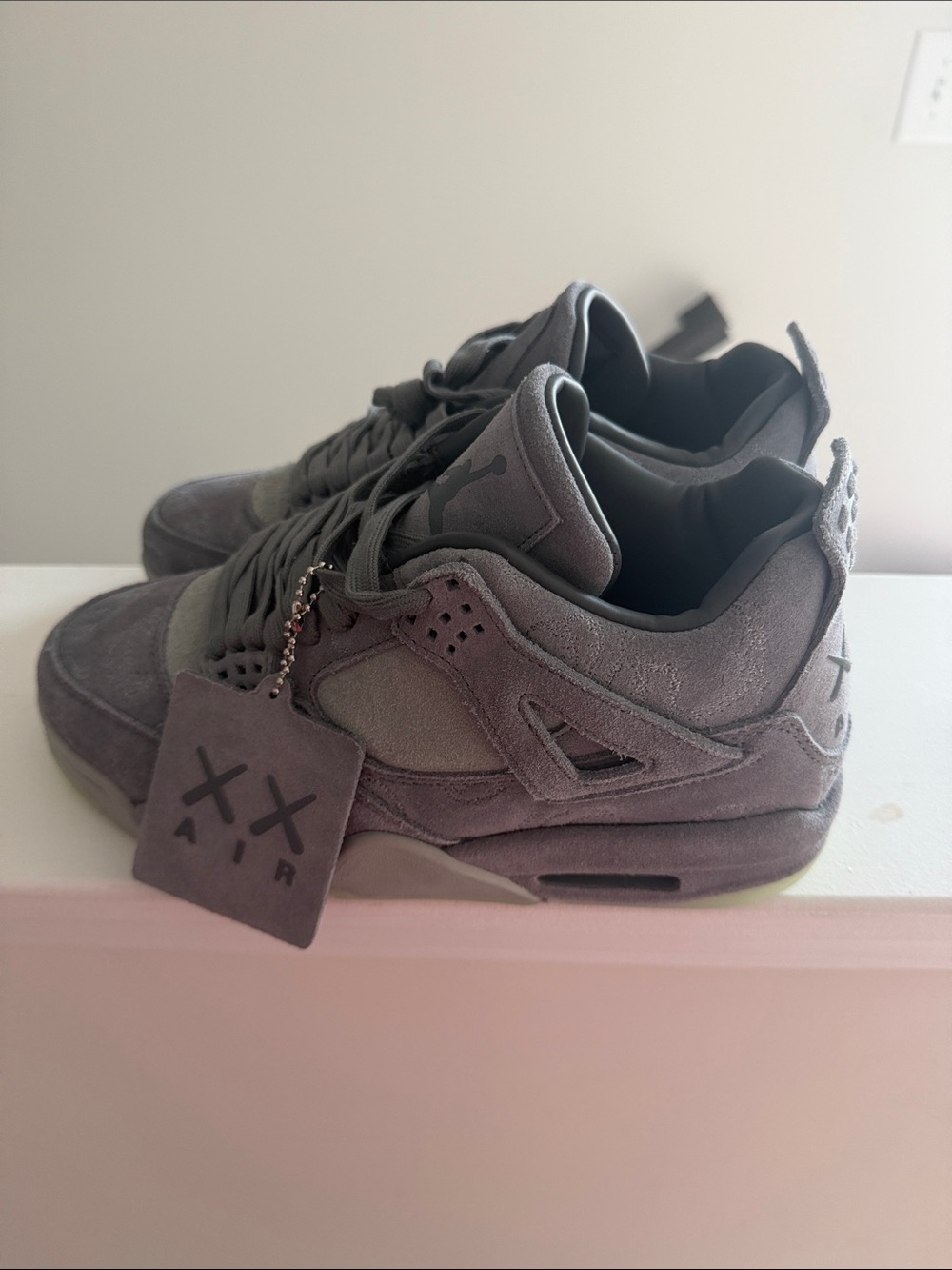 Nike Air Jordan 4 Retro KAWS sneakers - Picture 2 of 4